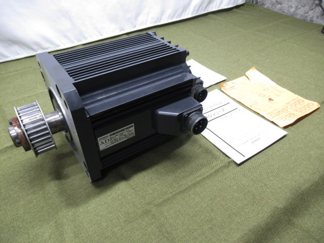 日立 Hitachi サーボモーター AC Servo Motor ADMC-44LA211-CL01